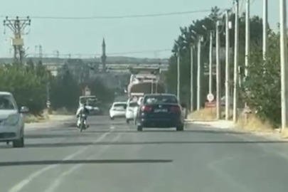 Motosiklet Üzerinde Tehlikeli Yolculuk