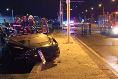 Tesla alev alev yandı! 2 hemşire hayatını kaybetti