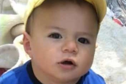 Bu acıya yürek dayanmaz! Babasının kamyonetle çarptığı küçük çocuk can verdi