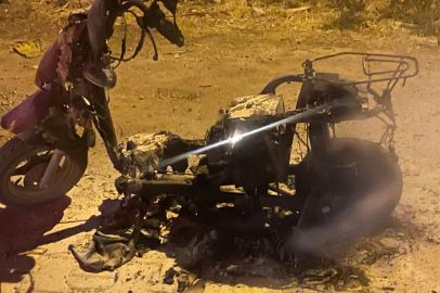 Motosiklet Alev Alev Yandı