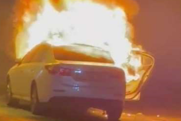 Seyir Halindeki Otomobil Alev Alev Yandı