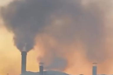 Demirtaş'ta fabrika bacaları zehir saçıyor