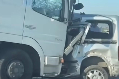 Otomobil İle Tır Kafa Kafaya Çarpıştı: 1 Ölü