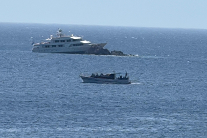 Bodrum'da kayalıklara çarpan motoryattaki 7 kişi kurtarıldı