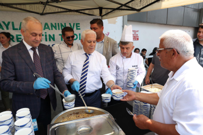 Başkan Bozbey Mustafakemalpaşa’da Aşure Dağıttı: “Muharrem’in Bereketini Paylaştık”