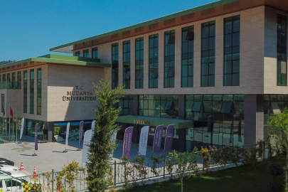 Mudanya Üniversitesi, bünyesine kattığı yeni bölümler ile gelişerek ve büyüyerek yoluna devam ediyor