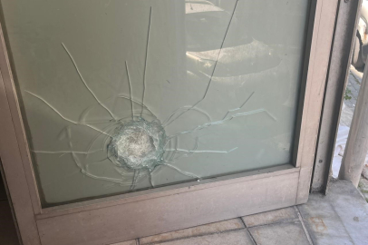 Husumetli gençlerin kavgasında silahlar konuştu