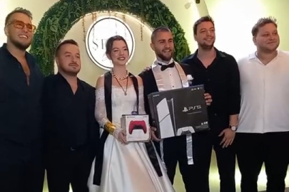 Bursa'da takı töreninde oyun konsolu takıldı!