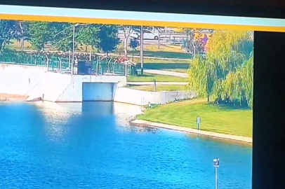 Bursa’da Küçük Çocuğun Gölete Düşmesi Yürekleri Ağza Getirdi: Park Görevlisinden Hayat Kurtaran Müdahale