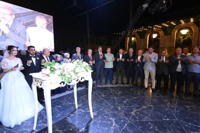 Bursa’da Görkemli Düğün: Alfatlı ve Altun Ailelerinin Mutlu Günü Protokolü Buluşturdu