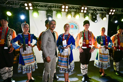 Gemlik’te Kültür Şöleni: Türk Boyları Halk Oyunları Şenliği’ne Yoğun İlgi