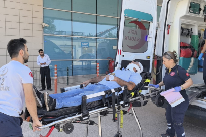 İnegöl'de Minibüs Bariyerlere Çarparak Durabildi