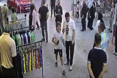 Sokakta Kavga: Olay Anı Güvenlik Kamerasına Yansıdı