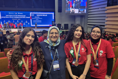 Bursa’nın Gururu: Ahmet Erdem Anadolu Lisesi’nden YKS’de ve Bilimsel Alanda Büyük Başarılar