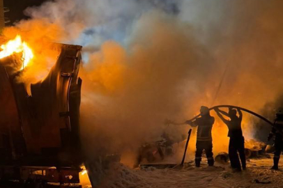 Alevlerin yükseldiği dorse kullanılamaz hale geldi