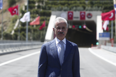 Dağın delinmesiyle 4 yılda inşa edilen 2,3 kilometrelik Doğancı Tüneli 15 dakikayı 3 dakikaya indirecek