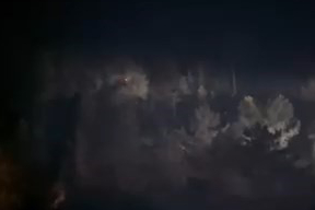 Jandarma ve polis boşaltılan Çakmak köyü çakmakla yeniden yakmak isteyen kundakçıyı arıyor