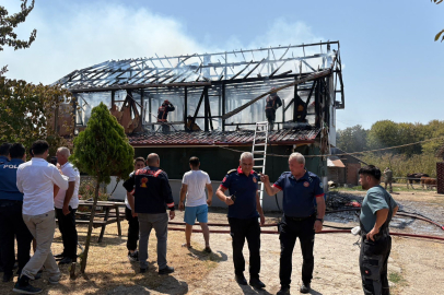 İki Katlı Ev Cayır Cayır Yandı!