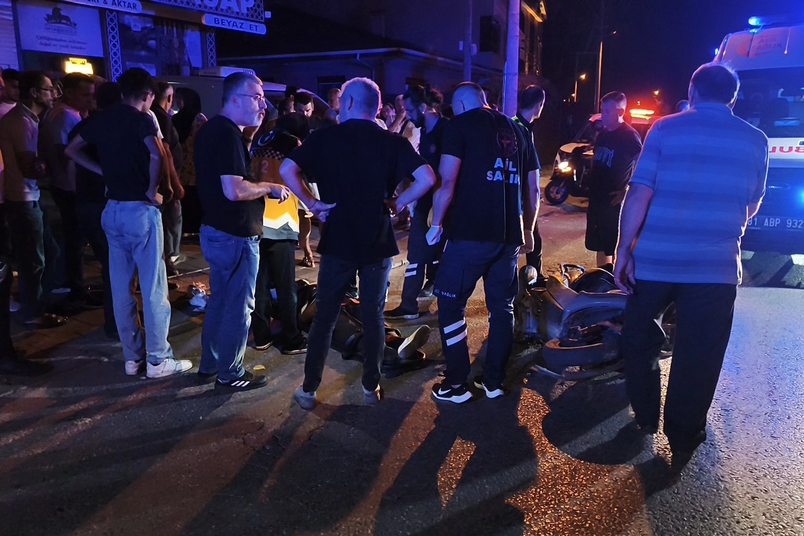 Elektrikli bisiklet ile motosiklet çarpıştı: 1 ağır yaralı