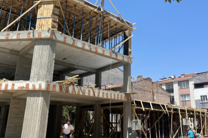 İnşaatta elektrik çarpması sonucu yaralanan işçi hastaneye kaldırıldı