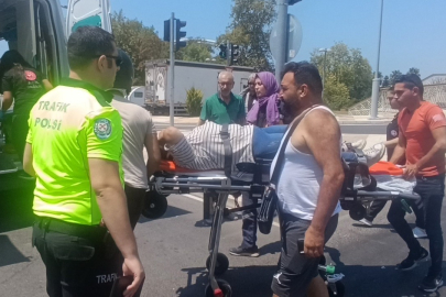 Motosiklet Kamyonetle Çarpıştı, Sürücü Yaralandı