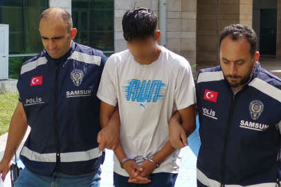 Pes Dedirten Cinsten Hırsızlık!