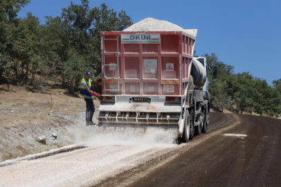 Büyükşehir Belediyesi, Mustafakemalpaşa ilçesindeki 32 kilometrelik güzergahı konforlu hale getiriyor