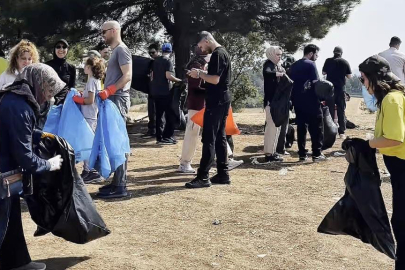 Doğaya umutla dokundular, onlarca cam şişe topladılar