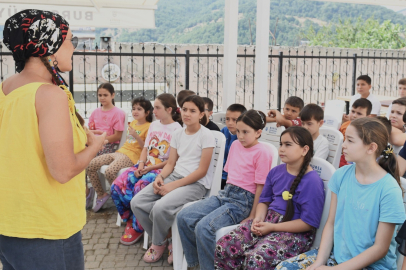 Osmangazi Belediyesi mahallelere bilgiyi Gezici Kütüphaneyle