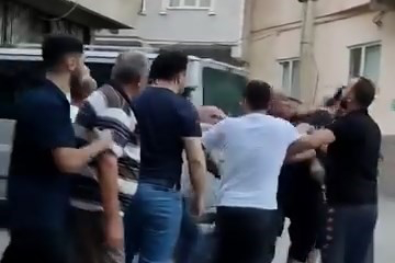 İki Grup Arasında Çıkan Korkunç Kavganın Görüntüleri!