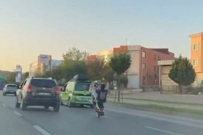 Motosikletiyle Trafikte akrobasi Hareketleri Yapan Sürücü, Herkesi Tehlikeye Attı