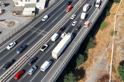 Kazada Devrilen Kamyon Havadan Görüntülendi