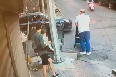 Saldırı Sonrası Elinde Silahla Kaçan Saldırgan Kamerada