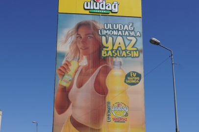 Burhan Öçal ile yapay zeka aynı sahnede