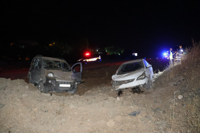 Elazığ’da feci kaza: 4’ü ağır 9 yaralı