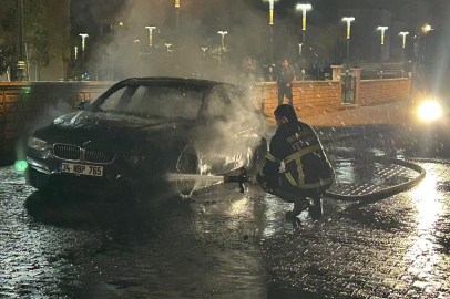 Lüks Otomobil Alev Alev Yandı