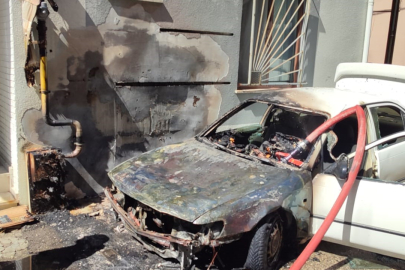 Park Halindeki Araç Alev Alev Yandı