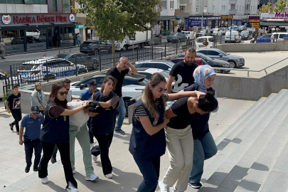 Gözlük Takarak Şüphe Uyandırmamaya Çalışan 3 Kadın Hırsız Yakalandı