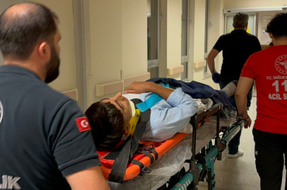 Ehliyetsiz sürücü kaza yaptı, 2 yaralı