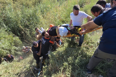 Siirt'te Otomobil Dereye Devrildi: 2 Yaralı