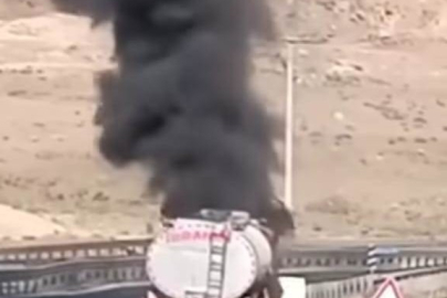 Seyir Halindeki Akaryakıt Kamyonu Alev Alev Yandı