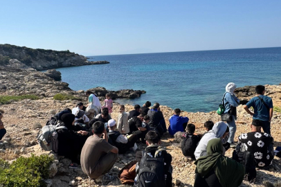 İzmir'de Düzensiz Göçmen Operasyonu: 32 Kişi Yakalandı