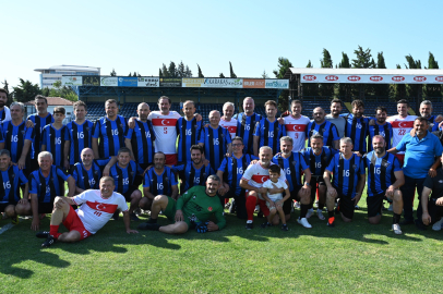 Karacabey’in kurtuluşunun 103. yılı, unutulmaz bir dostluk maçıyla taçlandı