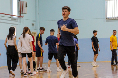 Karacabey Belediyesi, gençlerin mesleki hedeflerine ulaşması için verdiği desteği sürdürüyor