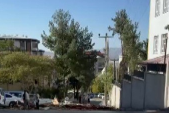 Şiddetli Rüzgar Nedeniyle Okulun Çatısı Uçtu