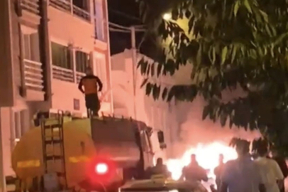 Park Halindeki Otomobil Alev Alev Yandı