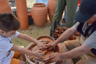 Bursa'da  Çömlek Atölyesine Yoğun İlgi 