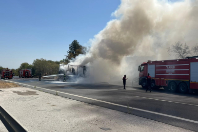 Ev Eşyası Yüklü Tır Alev Alev Yandı