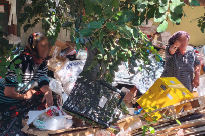 Antalya'da iki ayrı çöp evden toplam 8 kamyon atık çıktı