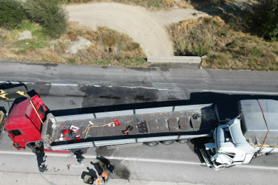 Kontrolden Çıkan Tır Önünde Seyreden Bir Başka Tıra Çarptı